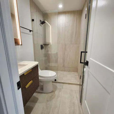 Bath - 363 Juniper Tree Ct, Hoffman Estates, IL 60169 photo 3 of 6