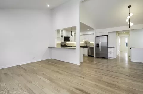 Living - 363 Juniper Tree Ct, Hoffman Estates, IL 60169 photo 3 of 7