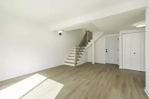 Living - 363 Juniper Tree Ct, Hoffman Estates, IL 60169 photo 5 of 7