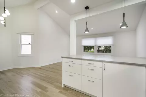 Kitchen - 363 Juniper Tree Ct, Hoffman Estates, IL 60169 photo 4 of 4