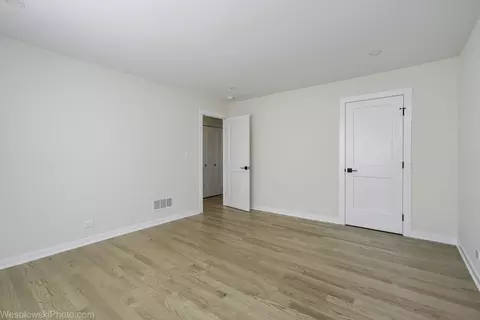 Bedroom - 363 Juniper Tree Ct, Hoffman Estates, IL 60169 photo 2 of 6