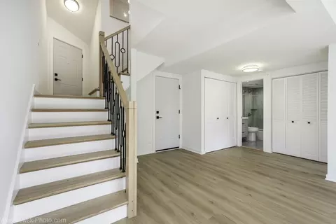 Entry Way - 363 Juniper Tree Ct, Hoffman Estates, IL 60169 photo 3 of 7
