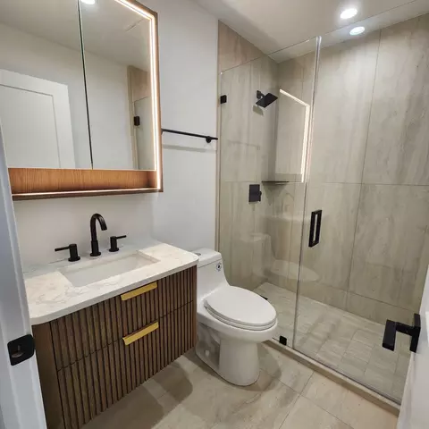 Bath - 363 Juniper Tree Ct, Hoffman Estates, IL 60169 photo 1 of 6