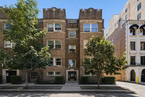 549 W Surf St #2, Chicago, IL 60657
