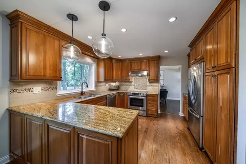 Kitchen - 234 Jervey Ln, Bartlett, IL 60103 photo 2 of 4