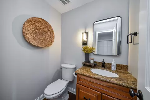 Bath - 234 Jervey Ln, Bartlett, IL 60103 photo 1 of 3