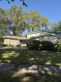22520 Pleasant Dr, Richton Park, IL 60471