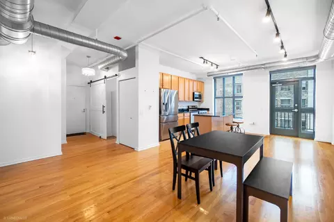 Dining - 6 E Monroe St #1503, Chicago, IL 60603 photo 1 of 2