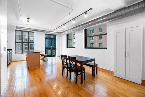 Dining - 6 E Monroe St #1503, Chicago, IL 60603 photo 2 of 2