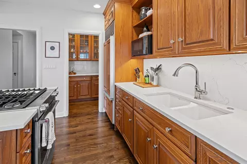Kitchen - 1339 Forest Ave, River Forest, IL 60305 photo 5 of 6