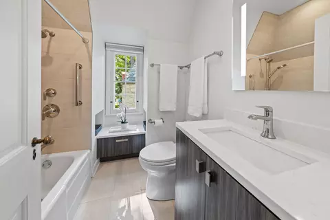 Bath - 1339 Forest Ave, River Forest, IL 60305 photo 5 of 5