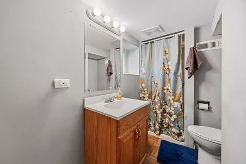 Bath - 4119 Maple Ave, Stickney, IL 60402 photo 2 of 2