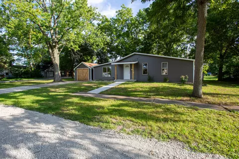 Other - 117 Clark St, Chenoa, IL 61726 photo 4 of 5