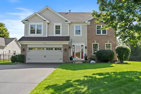 773 Providence Ln, Crystal Lake, IL 60012