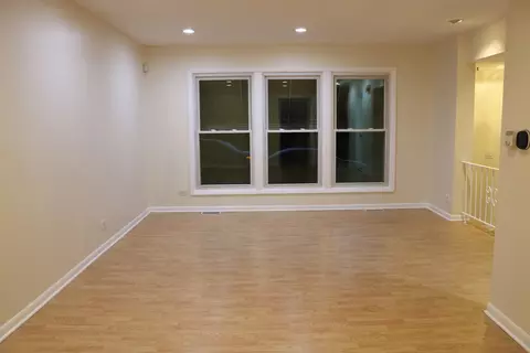 Living - 9259 Hamlin Ave, Des Plaines, IL 60016 photo 3 of 5