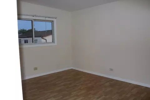 Bedroom - 9259 Hamlin Ave, Des Plaines, IL 60016 photo 3 of 6