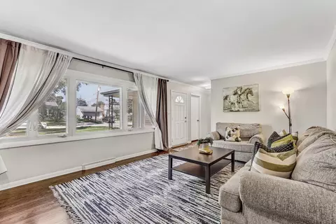 Other - 2023 Cedar St, Des Plaines, IL 60018 photo 2 of 8