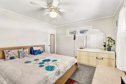 Bedroom - 2023 Cedar St, Des Plaines, IL 60018 photo 1 of 5