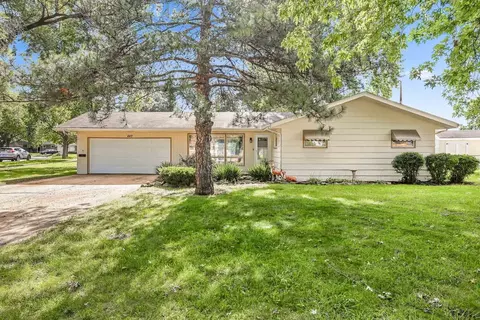 447 Keith Ave, Crystal Lake, IL 60014