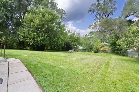 Exterior - 1104 Jasper Dr, Mchenry, IL 60051 photo 1 of 5