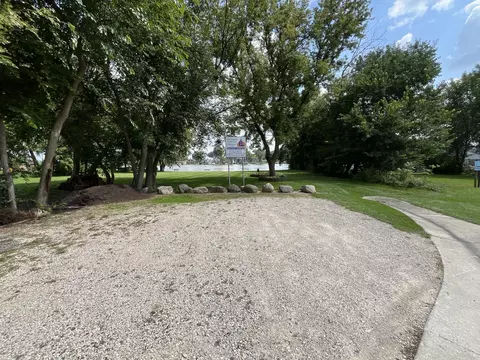 Exterior - 1104 Jasper Dr, Mchenry, IL 60051 photo 3 of 5