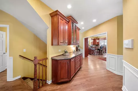 Entry Way - 415 Ranch Rd, Wheaton, IL 60187 photo 2 of 3