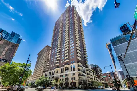 41 E 8th St #904, Chicago, IL 60605