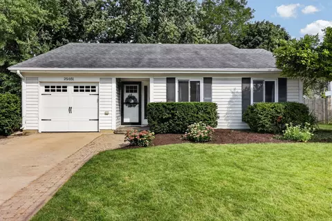 2 S031 Continental Dr, Warrenville, IL 60555