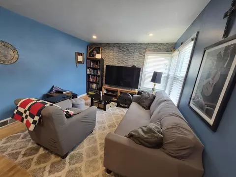 Living - 2411 29 St, Moline, IL 61265 photo 2 of 2