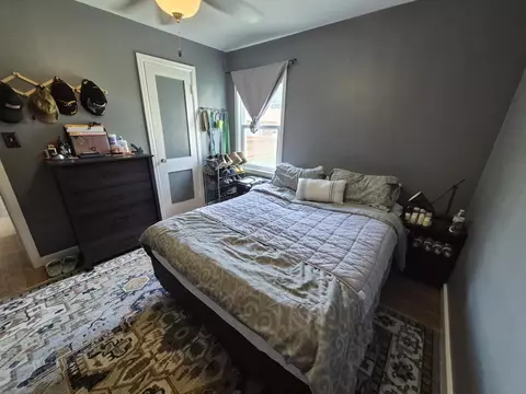 Bedroom - 2411 29 St, Moline, IL 61265 photo 2 of 2