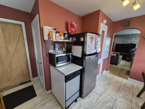Kitchen - 2411 29 St, Moline, IL 61265 photo 4 of 4