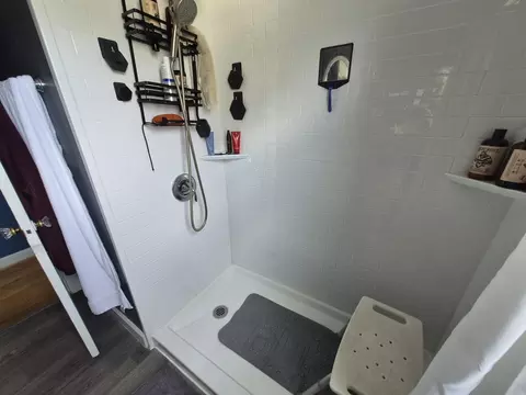 Bath - 2411 29 St, Moline, IL 61265 photo 3 of 3