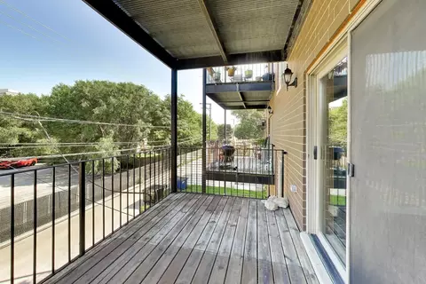 Exterior - Undisclosed, Chicago, IL 60653 photo 6 of 9