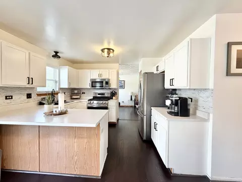 Kitchen - 2095 Wesmere Lakes Dr, Plainfield, IL 60586 photo 1 of 2