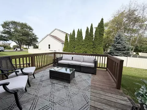 Exterior - 2095 Wesmere Lakes Dr, Plainfield, IL 60586 photo 2 of 8