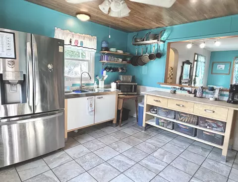 Kitchen - 2725 2nd St, Peru, IL 61354 photo 3 of 4