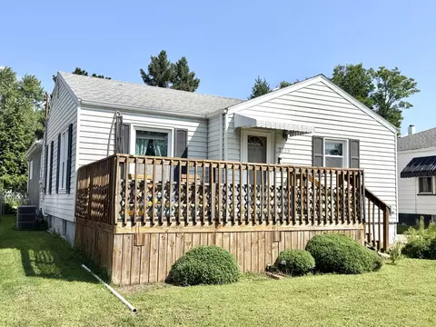 Exterior - 2725 2nd St, Peru, IL 61354 photo 1 of 7
