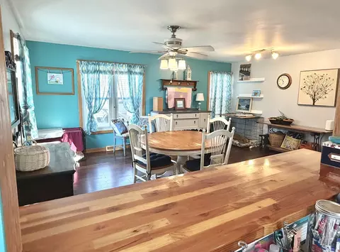 Dining - 2725 2nd St, Peru, IL 61354 photo 4 of 4