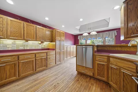 Kitchen - 1544 Wayne Dr, Crete, IL 60417 photo 5 of 6
