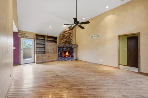 Living - 1544 Wayne Dr, Crete, IL 60417 photo 1 of 8