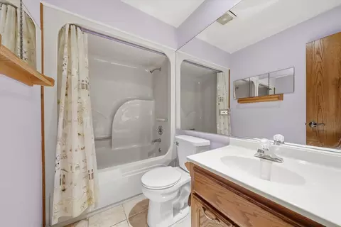 Bath - 1544 Wayne Dr, Crete, IL 60417 photo 3 of 3