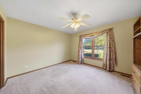Bedroom - 1544 Wayne Dr, Crete, IL 60417 photo 3 of 6