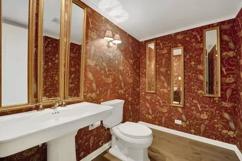Bath - 40 E Delaware Pl #1701, Chicago, IL 60611 photo 1 of 4