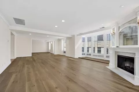 Living - 40 E Delaware Pl #1701, Chicago, IL 60611 photo 9 of 12