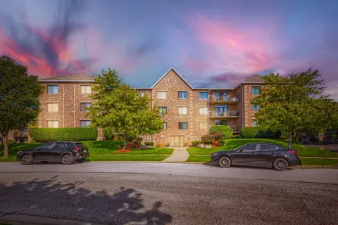 11035 Deblin Ln #305, Oak Lawn, IL 60453