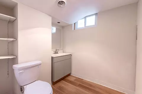 Bath - 869 Shuler St, Elgin, IL 60123 photo 5 of 5