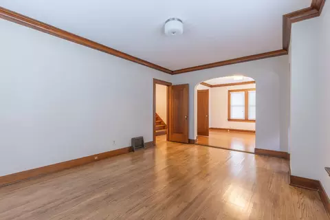 Living - 869 Shuler St, Elgin, IL 60123 photo 1 of 3