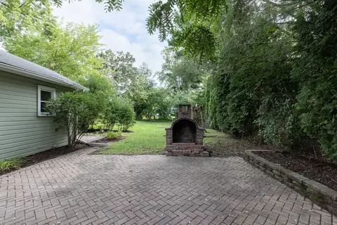 Exterior - 869 Shuler St, Elgin, IL 60123 photo 6 of 8