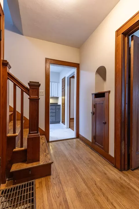 Entry Way - 869 Shuler St, Elgin, IL 60123 photo 4 of 9