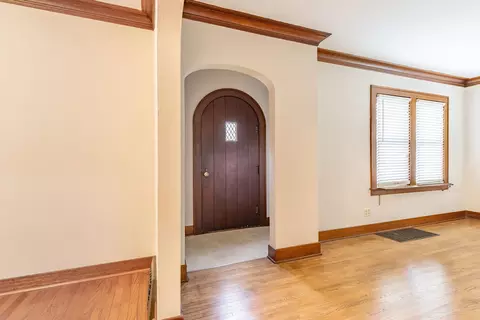 Entry Way - 869 Shuler St, Elgin, IL 60123 photo 1 of 9